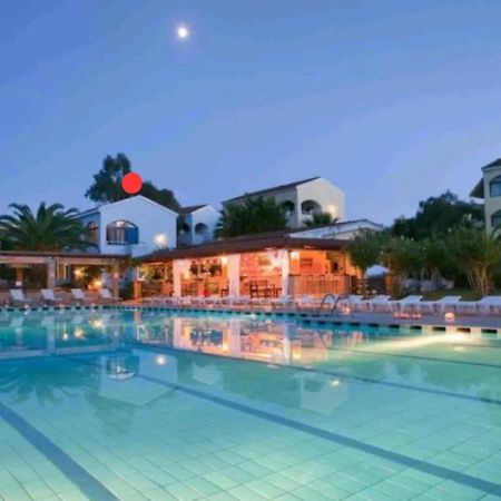 Govino Bay Luxury Beach Loft Apartment Danilia 外观 照片