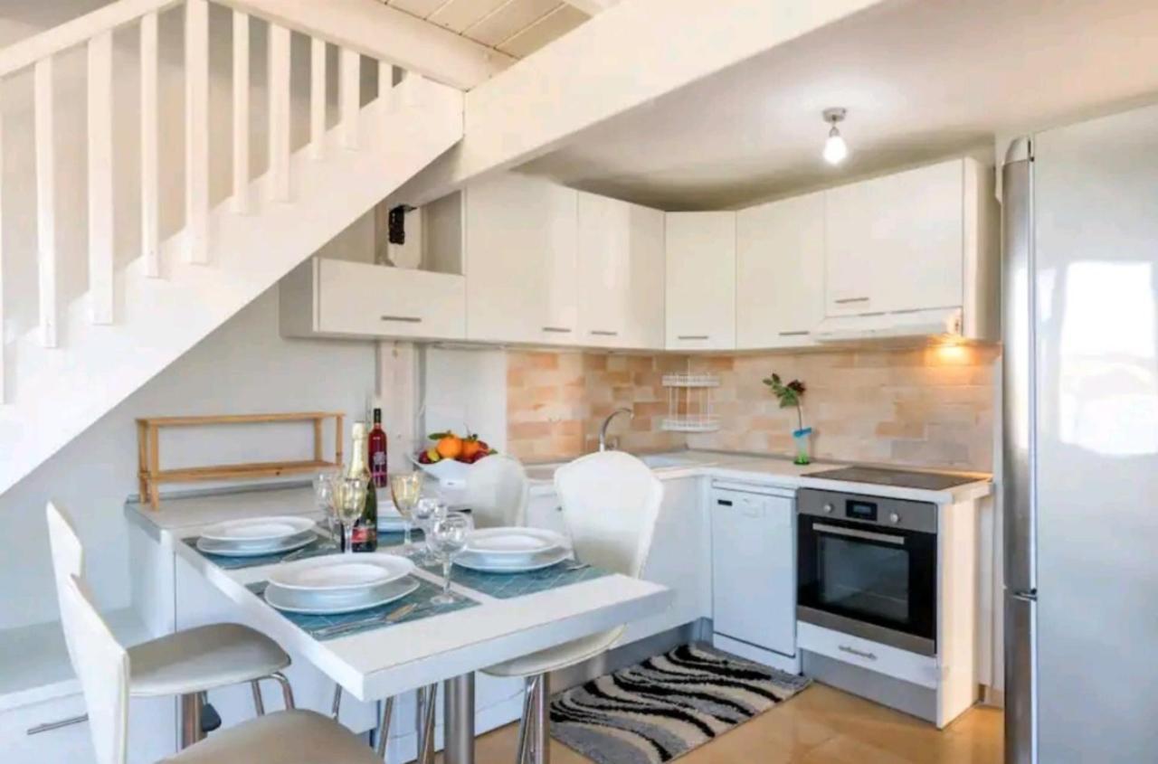 Govino Bay Luxury Beach Loft Apartment Danilia 外观 照片