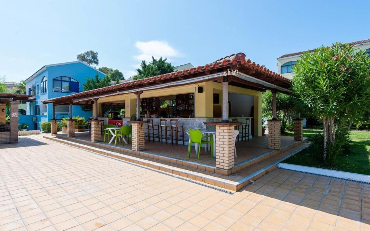 Govino Bay Luxury Beach Loft Apartment Danilia 外观 照片