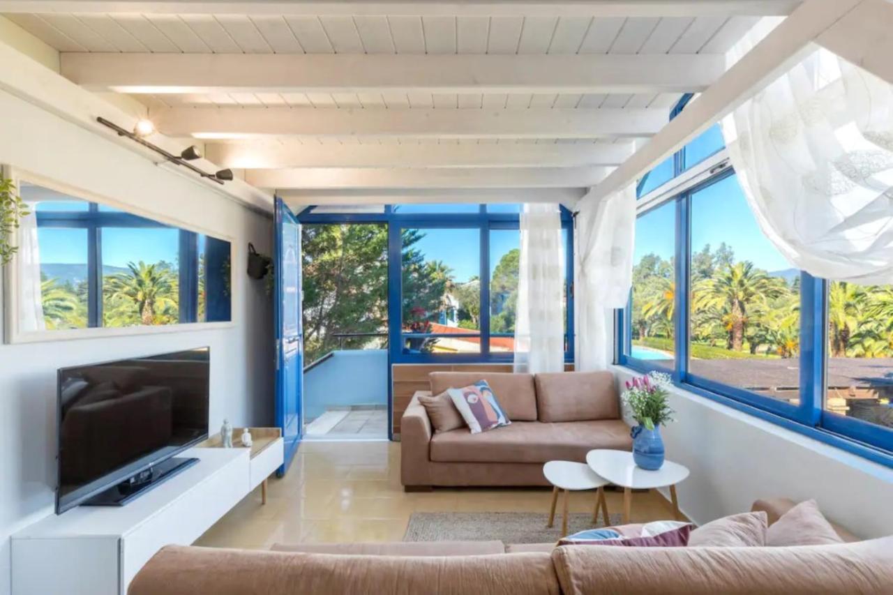 Govino Bay Luxury Beach Loft Apartment Danilia 外观 照片